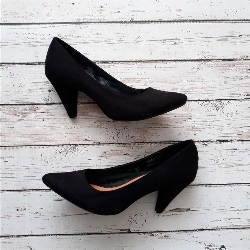 OLD NAVY WOMENS PUMPS